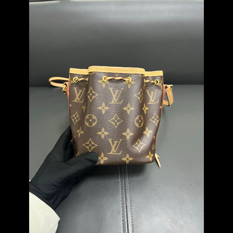 LV nano noe
老花抽繩小水桶-1