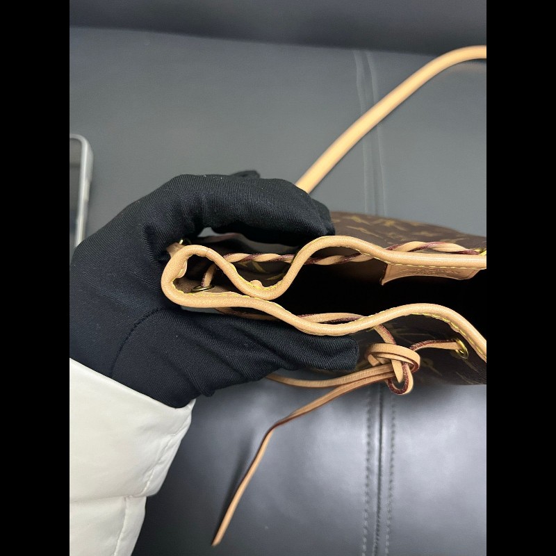 LV nano noe
老花抽繩小水桶-7