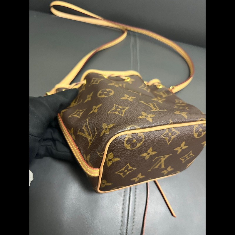 LV nano noe
老花抽繩小水桶-10