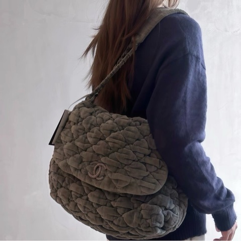 CHANEL/香奈兒 灰色絲絨銀扣雲朵包機場包 12開中古 尺寸39*13*28