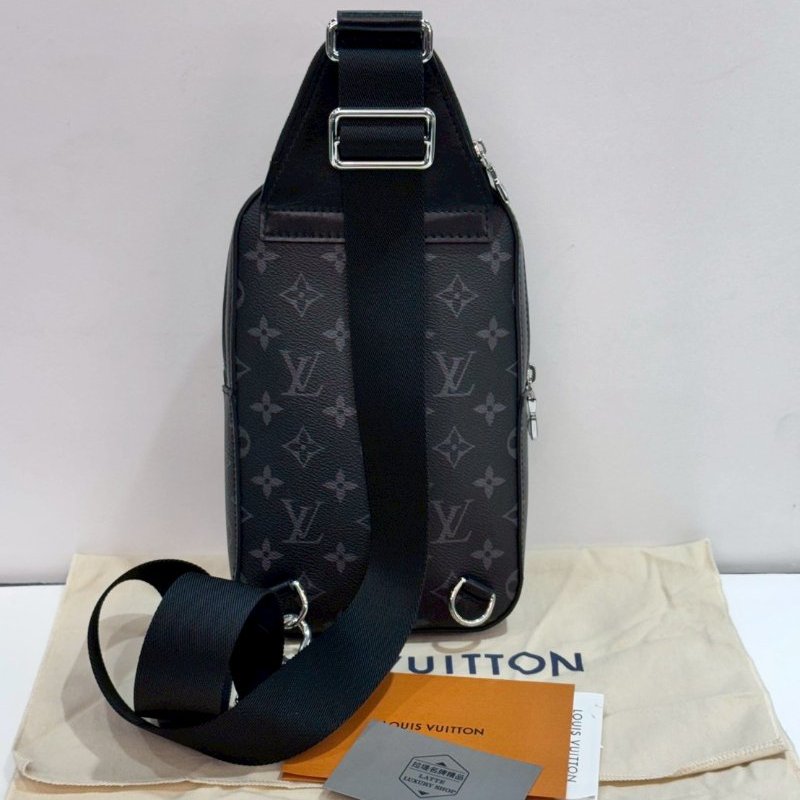LV 斜背包/胸口包 M47137  9成新-3