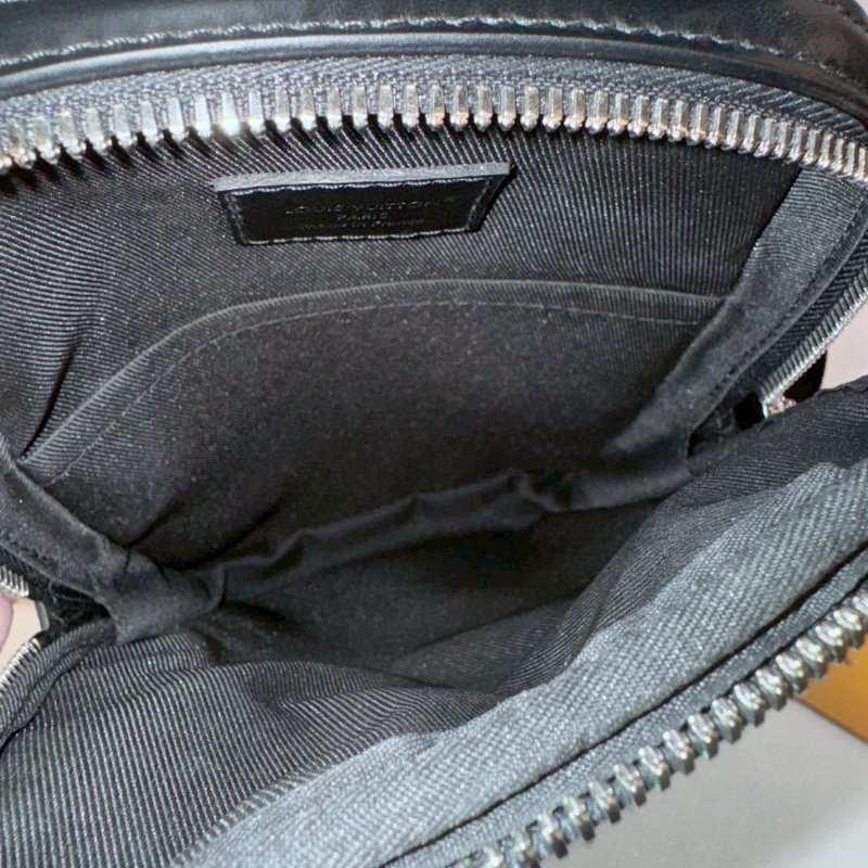 LV 斜背包/胸口包 M47137  9成新-8