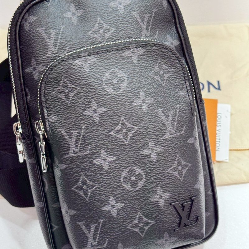 LV 斜背包/胸口包 M47137  9成新-15