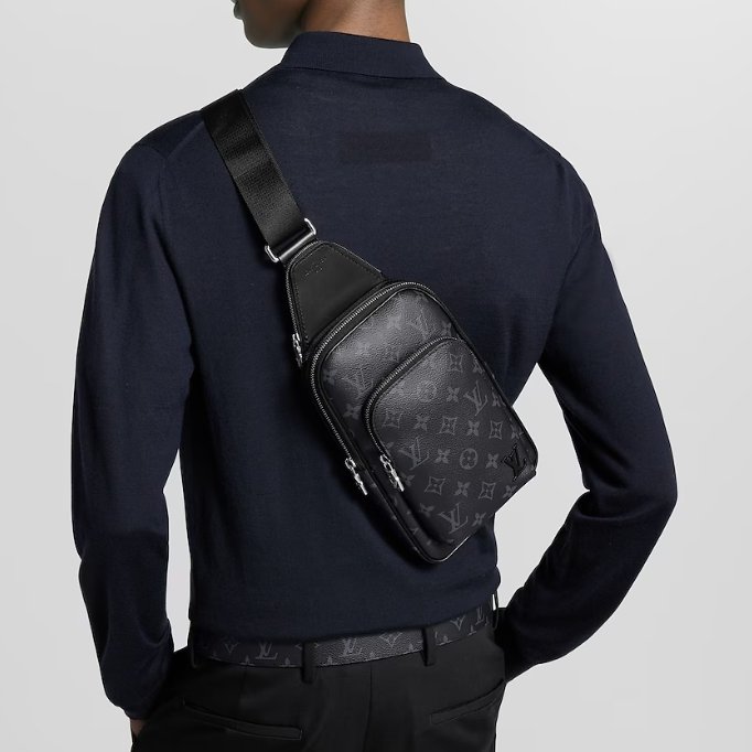 LV 斜背包/胸口包 M47137  9成新-0