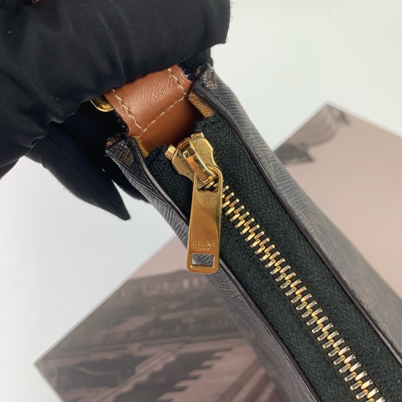 Celine經典腋下包-9