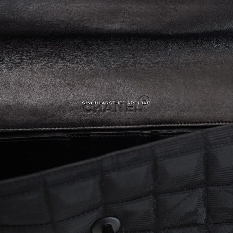 Chanel 黑色Travel Line帆布冰格East West 肩背腋下包-15