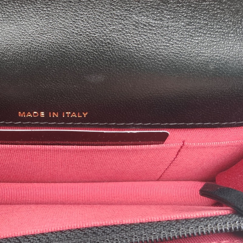 CHANEL 19BAG吸扣woc17黑色羊皮鐳射標金銀扣肩背包-5