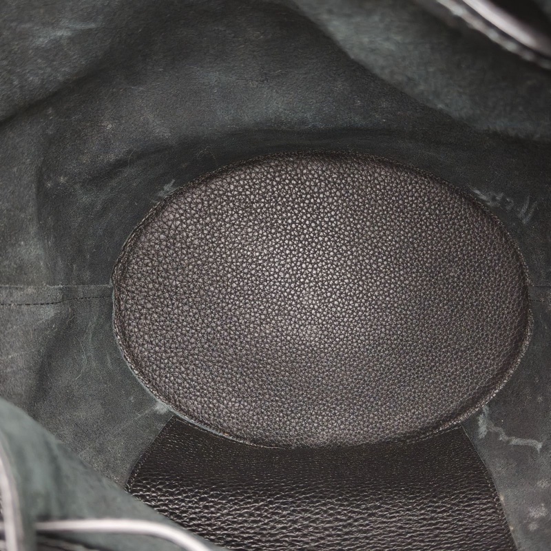 LOEWE Balloon水桶包中號黑色牛皮肩背包-5