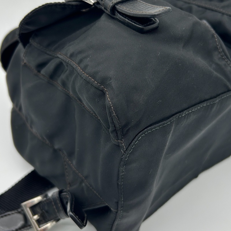 「JL精品代購」Prada黑銀小號降落傘尼龍雙肩包-7