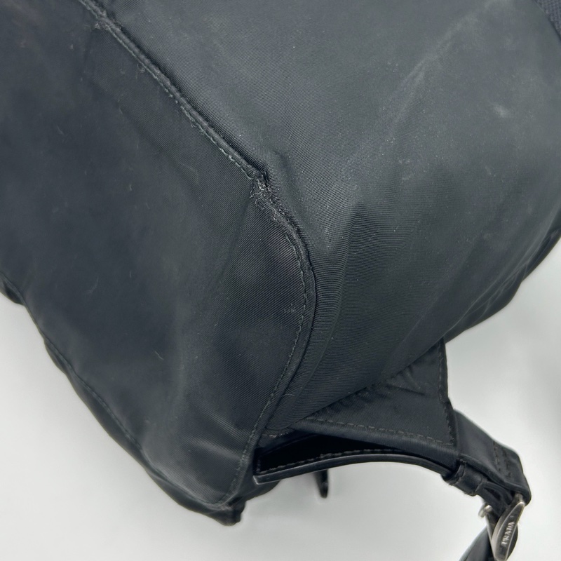 「JL精品代購」Prada黑銀小號降落傘尼龍雙肩包-10