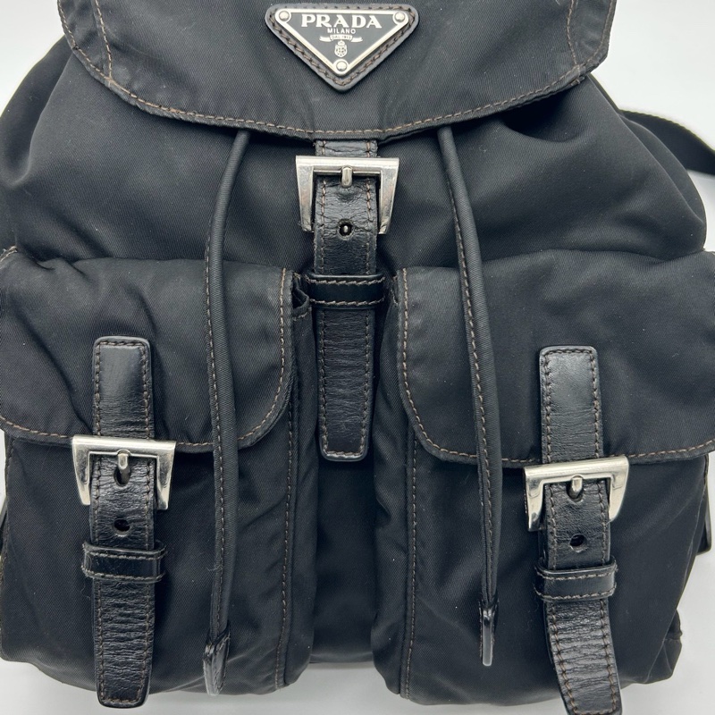 「JL精品代購」Prada黑銀小號降落傘尼龍雙肩包-12