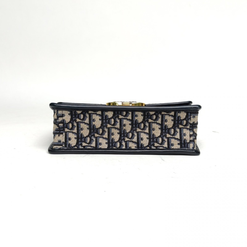 DIOR 30Montaigne蒙田EAST-WEST鏈條包帆布金扣肩背包-3