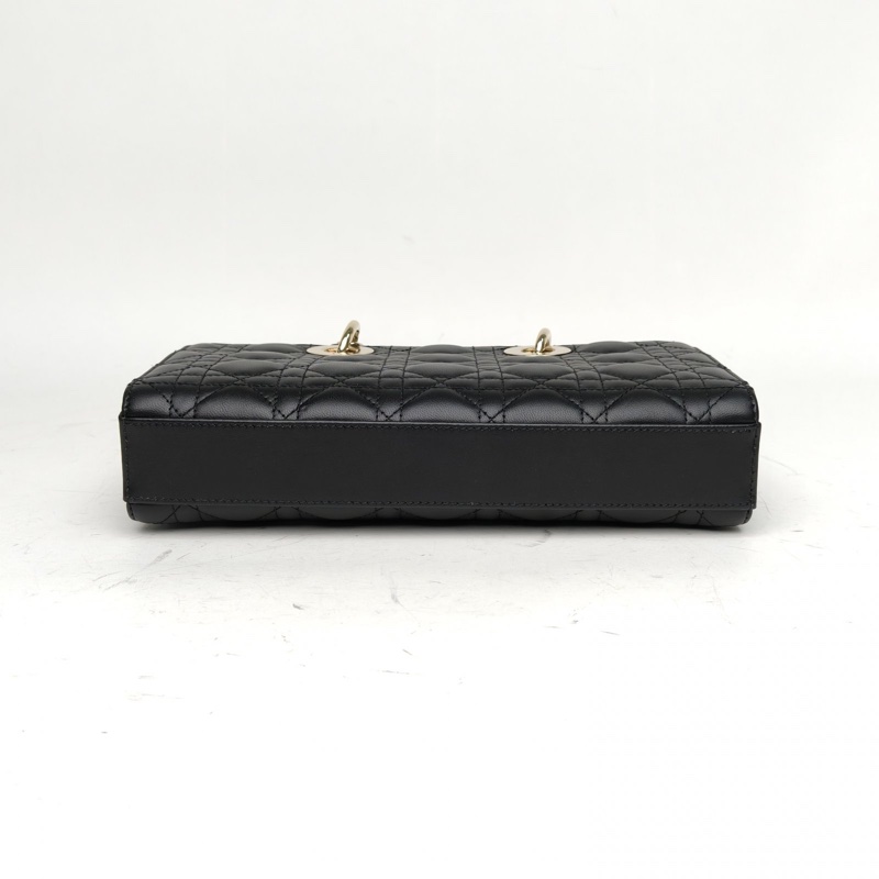 DIOR LadyD-Joy橫版戴妃包中號26黑色羊皮金扣肩背包-3