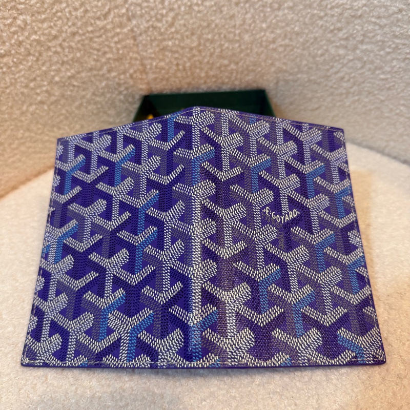 Goyard passport holder-3