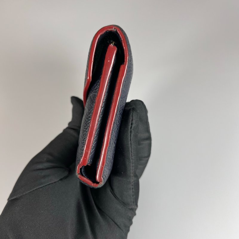 LV M64577 海軍藍壓紋信封短夾-3