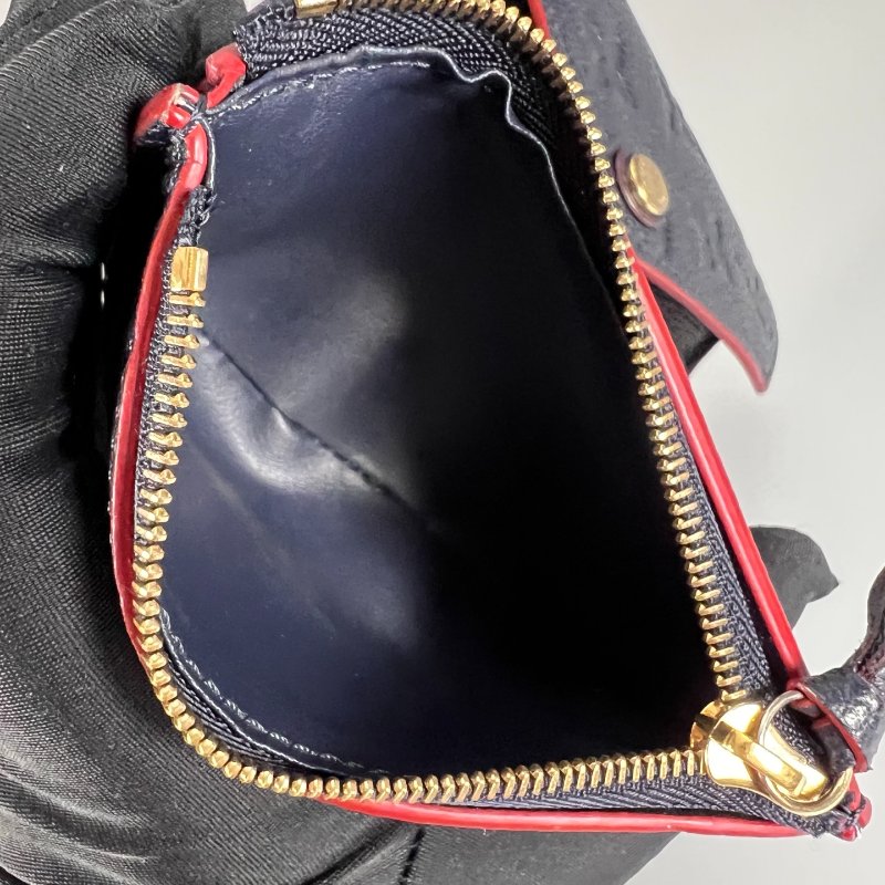 LV M64577 海軍藍壓紋信封短夾-6