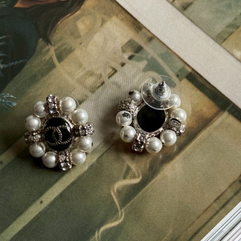 💖飾品收藏款 Chanel 圓形珍珠質感耳環-1