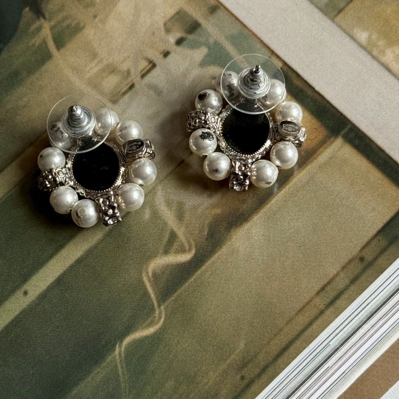💖飾品收藏款 Chanel 圓形珍珠質感耳環-4