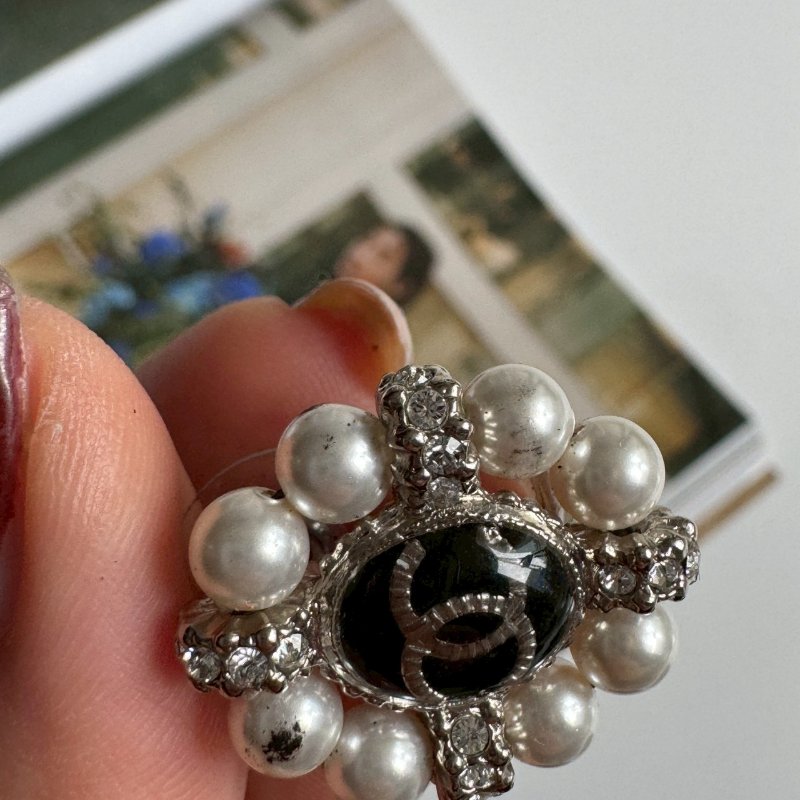 💖飾品收藏款 Chanel 圓形珍珠質感耳環-5