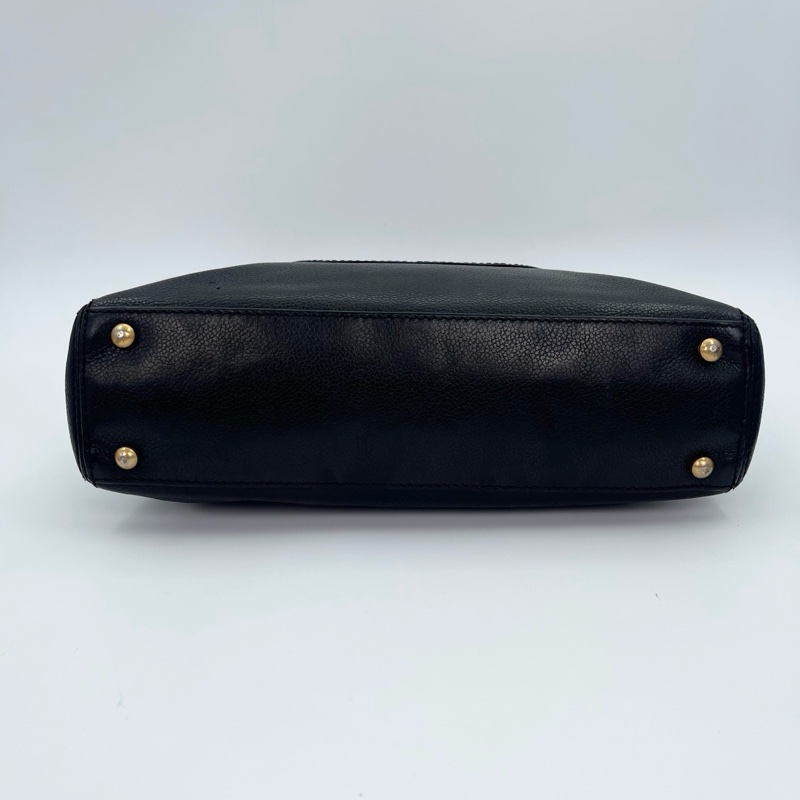 「JL精品代購」香奈兒黑金牛皮外縫大logo金屬環單肩托特包-6