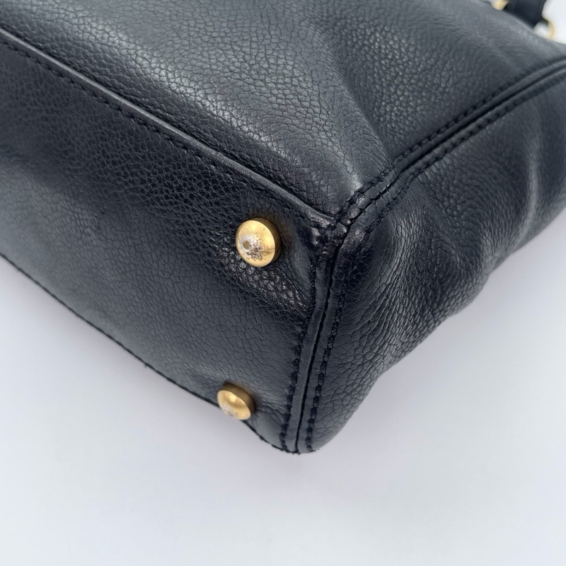 「JL精品代購」香奈兒黑金牛皮外縫大logo金屬環單肩托特包-7