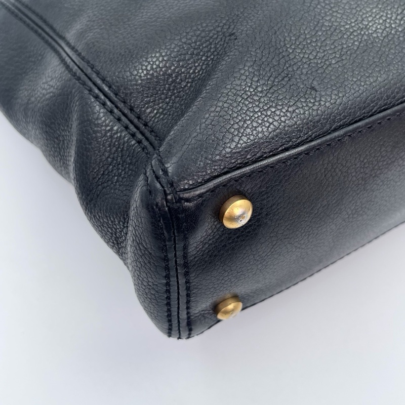 「JL精品代購」香奈兒黑金牛皮外縫大logo金屬環單肩托特包-10