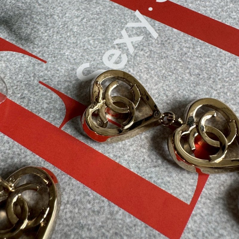 💥全新商品💥Chanel 金色愛心香奈兒長條耳環-3