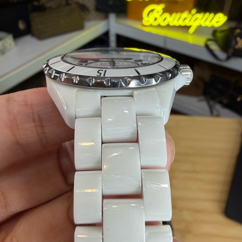 上架中🔑 CHANEL 經典白色陶瓷J12腕錶-4