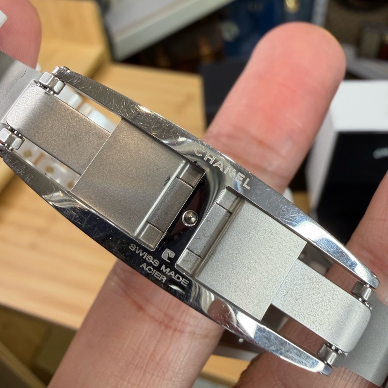 上架中🔑 CHANEL 經典白色陶瓷J12腕錶-7