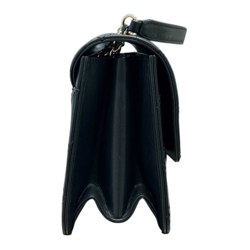 CHANEL 香奈兒 BEAUTY LOCK FLAP BAG 牛皮 黑色 金扣-3