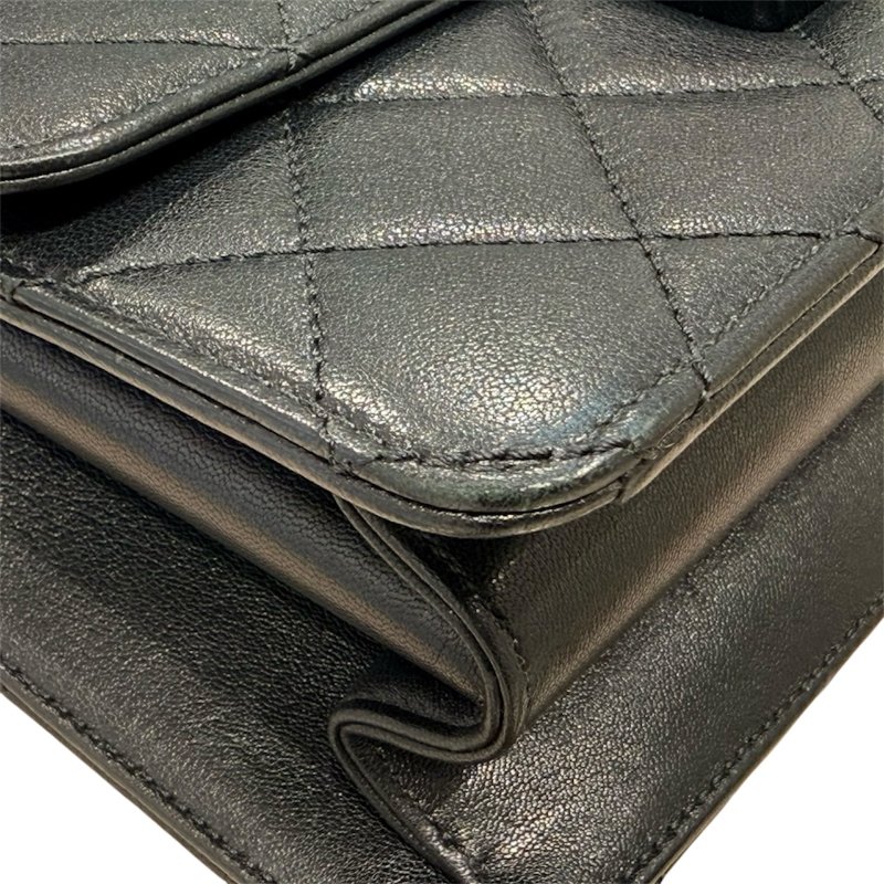 CHANEL 香奈兒 BEAUTY LOCK FLAP BAG 牛皮 黑色 金扣-4