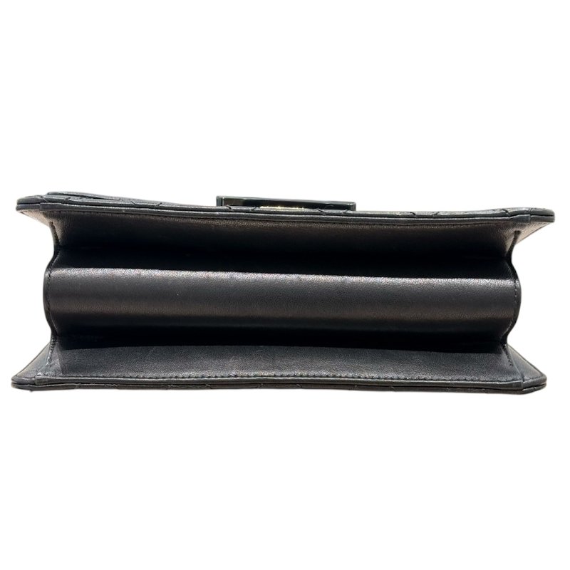 CHANEL 香奈兒 BEAUTY LOCK FLAP BAG 牛皮 黑色 金扣-8