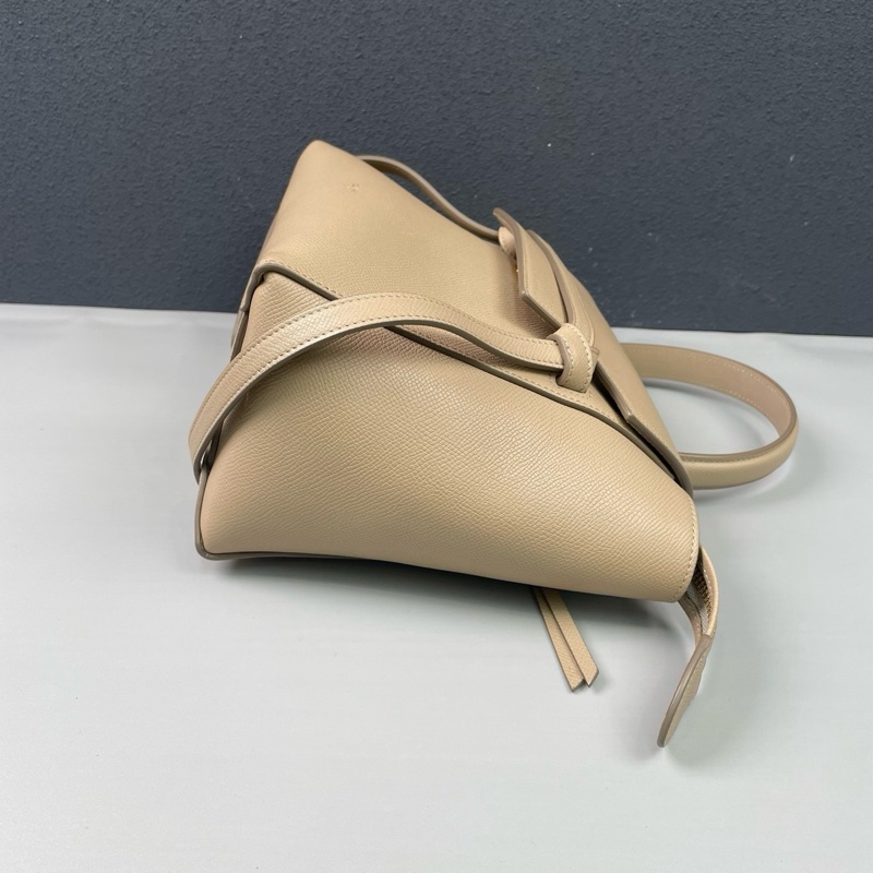 Celine賽琳 奶茶色全皮中號Micro鯰魚包-3