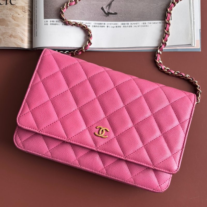 ::CHANEL:: 粉色金雙C 吸釦鏈帶WOVC 鍊條包 斜背包 鍊帶皮夾-1