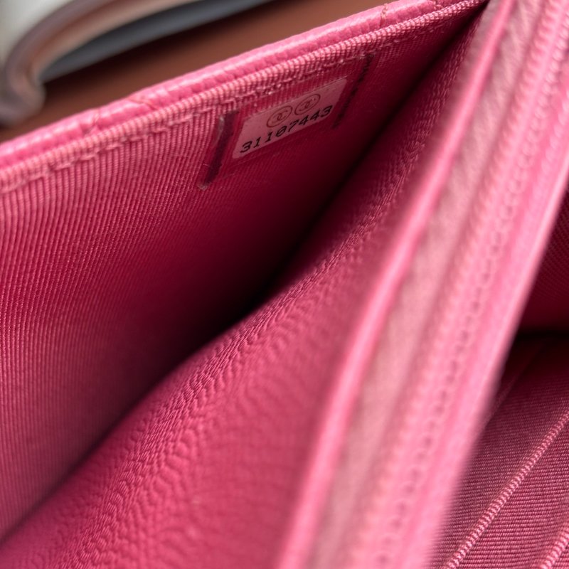 ::CHANEL:: 粉色金雙C 吸釦鏈帶WOVC 鍊條包 斜背包 鍊帶皮夾-33