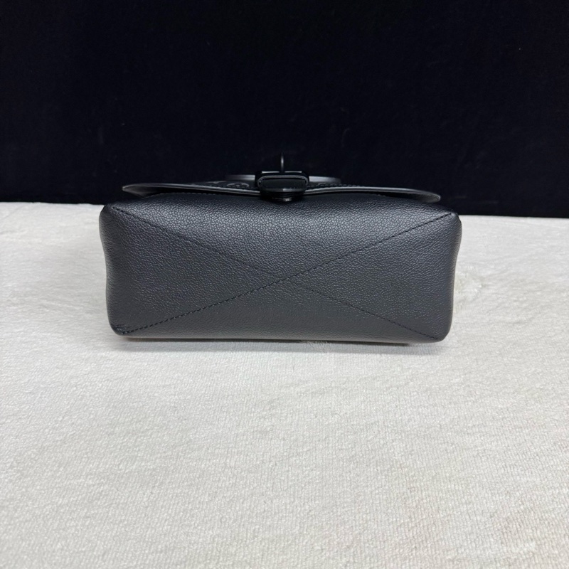 LV路易威登 黑色老花Saumur郵差包 芯片款-4