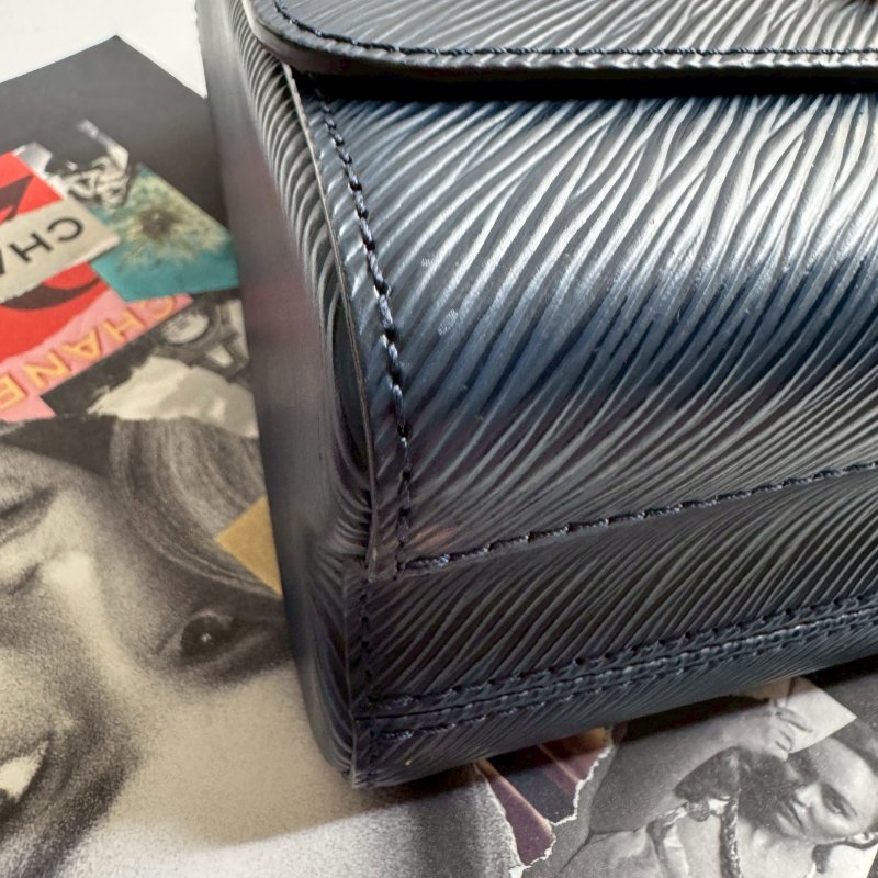 📍專櫃半價不到📍LV 海軍藍EPI材質twist雙鏈包MM-3