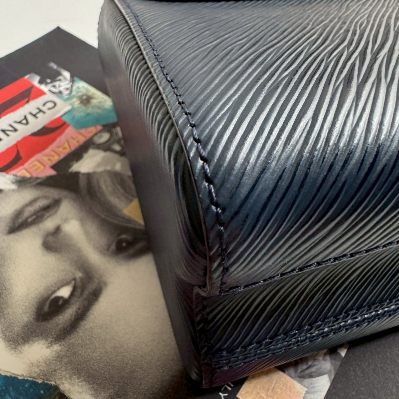 📍專櫃半價不到📍LV 海軍藍EPI材質twist雙鏈包MM-5