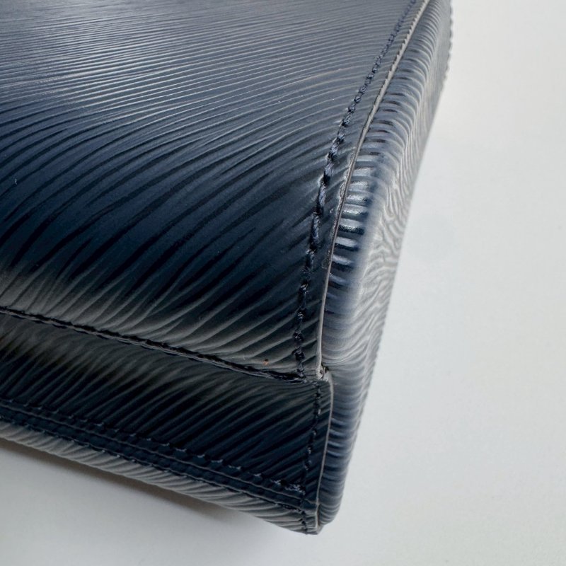 📍專櫃半價不到📍LV 海軍藍EPI材質twist雙鏈包MM-6