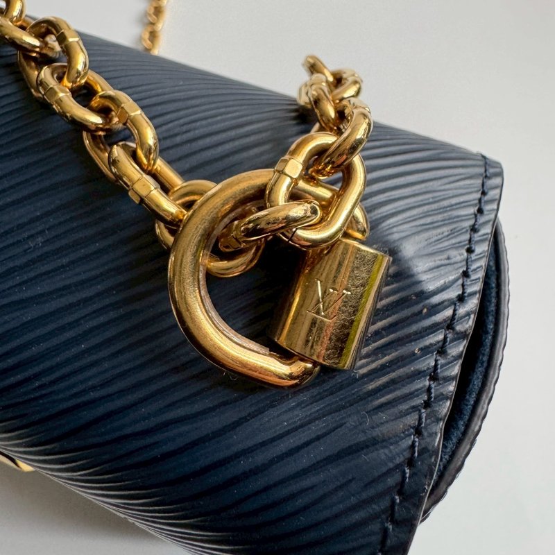 📍專櫃半價不到📍LV 海軍藍EPI材質twist雙鏈包MM-9
