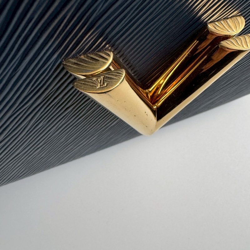 📍專櫃半價不到📍LV 海軍藍EPI材質twist雙鏈包MM-10