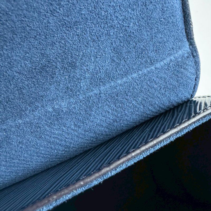 📍專櫃半價不到📍LV 海軍藍EPI材質twist雙鏈包MM-12