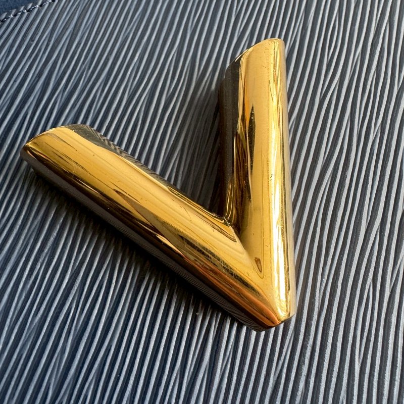 📍專櫃半價不到📍LV 海軍藍EPI材質twist雙鏈包MM-15