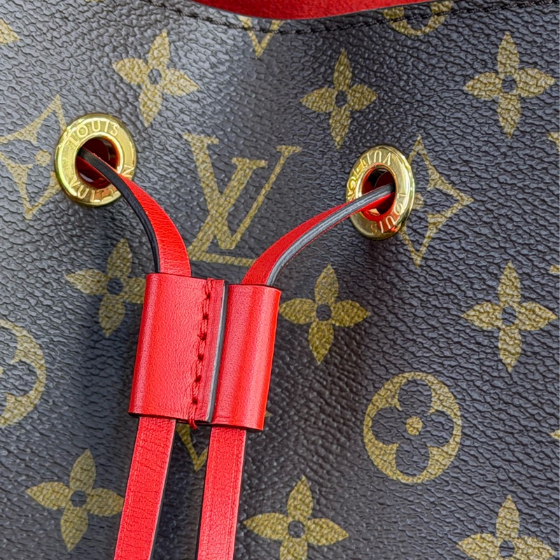 上架中🔑 LOUIS VUITTON 老花 Neonoe 紅絨水桶包-2