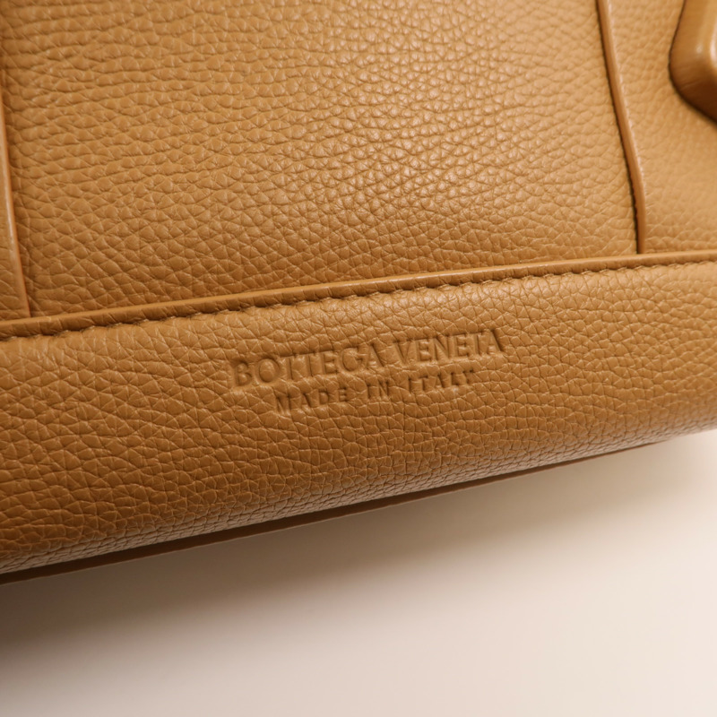 BOTTEGA VENETA 牛皮皮革Arco Tote Bag金扣手挽袋-9