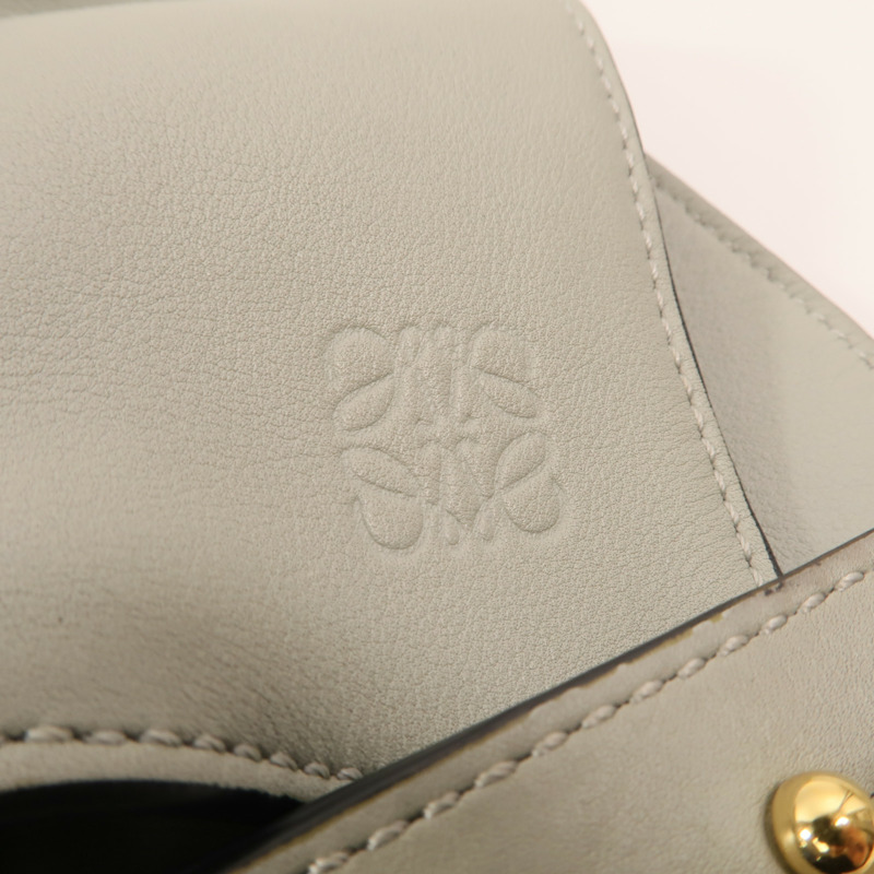 LOEWE 牛皮皮革Medium Flamenco金扣肩背袋-14