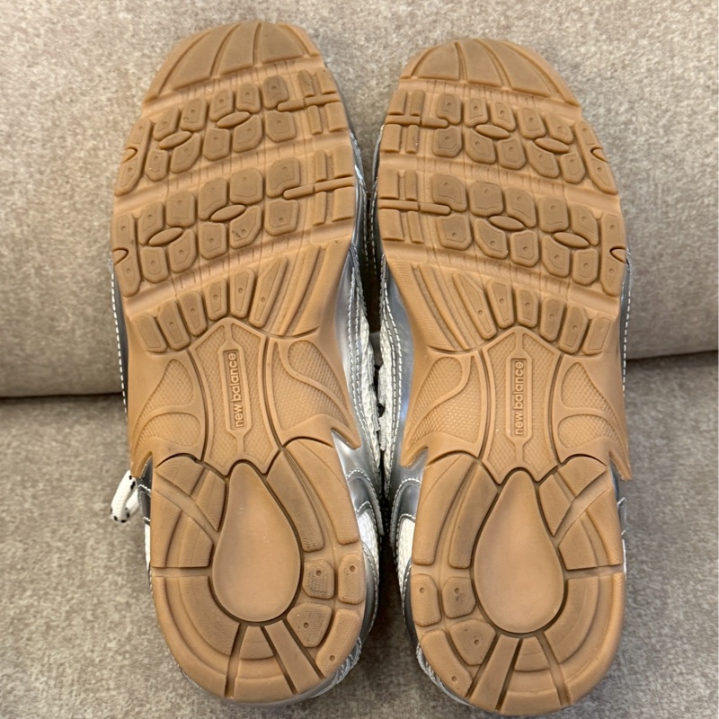 NB x Miu Miu聯名限量鞋-5