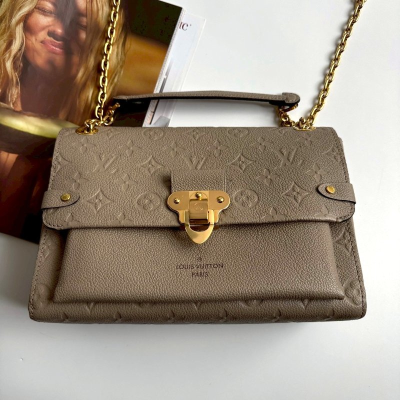 ✨溫柔絕版款 LV 奶茶色壓紋金鏈背包-0