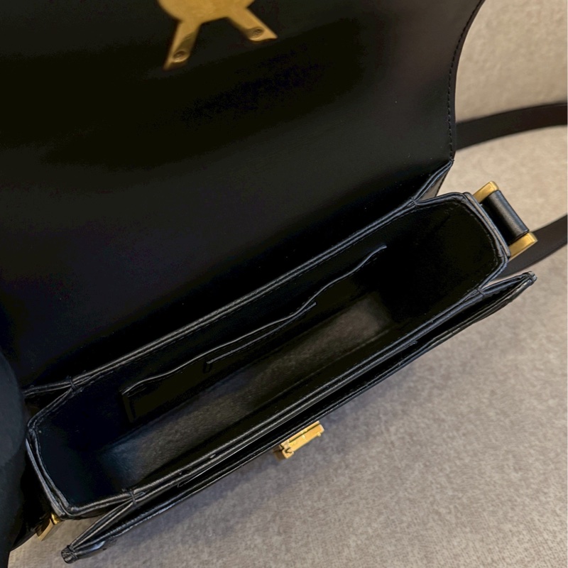 YSL 黑色滑面翻蓋側背包-3