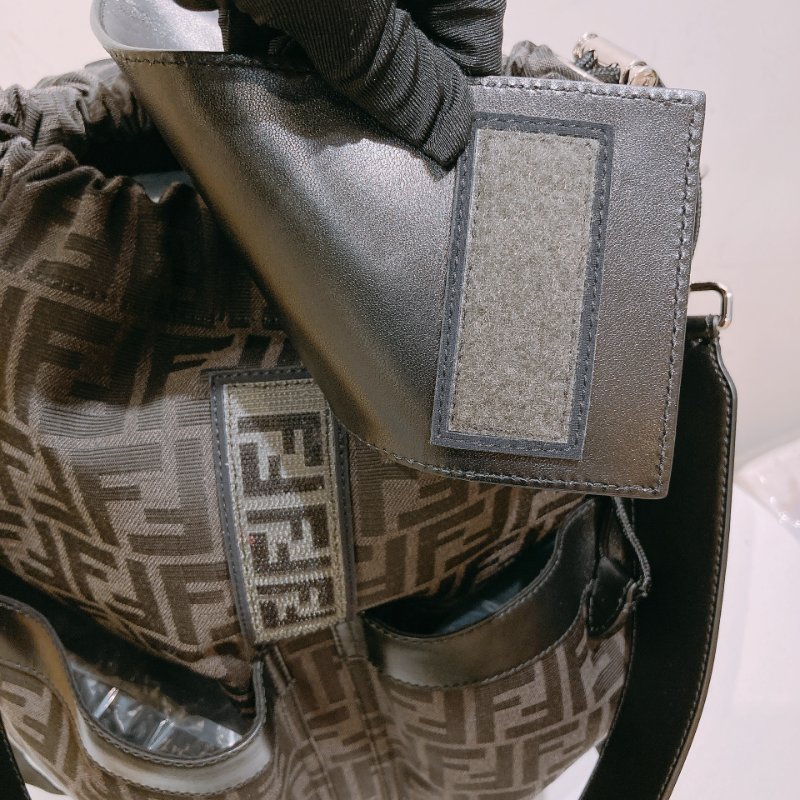 TW4778 Fendi 芬迪 經典 FF Logo 背包 Logo Medium Backpack Canvas-11